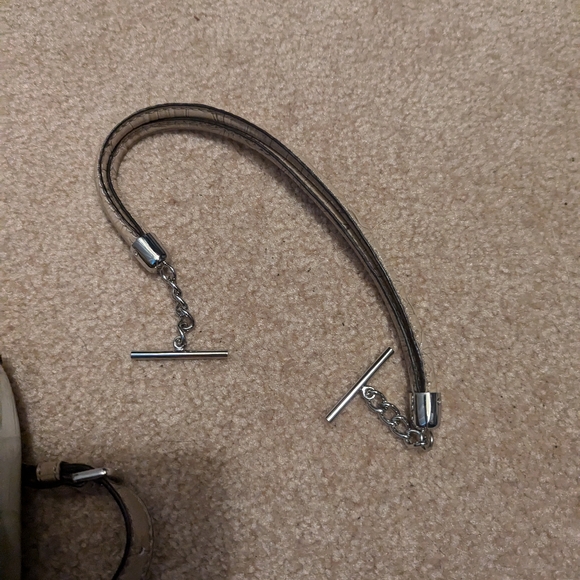 Cute guess crossbody bag - Picture 7 of 7